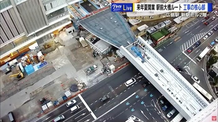 12月2日、駅ビル2階と橋が完全につながった
