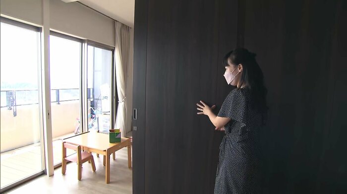 部屋を仕切る宮本さん