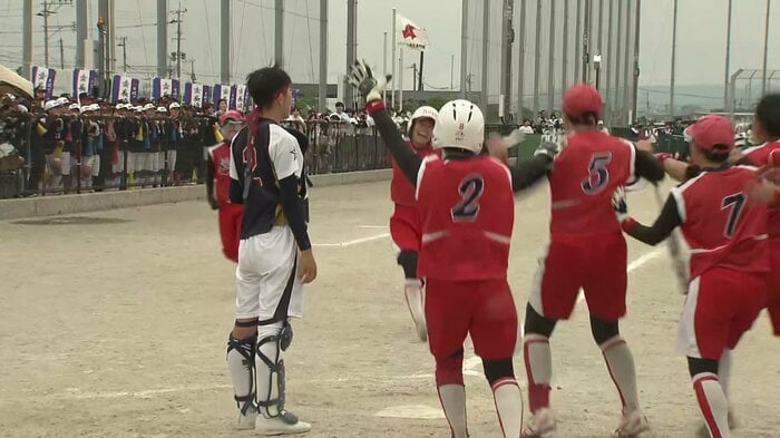 向陽がサヨナラ打で勝利!