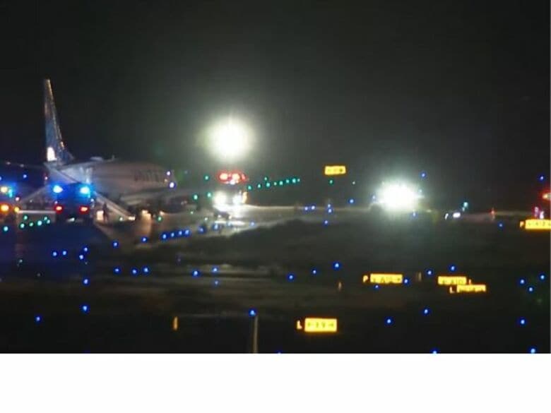 【詳報】成田からセブに向かっていたユナイテッド航空機が関西空港に緊急着陸　誘導路上で乗客が緊急脱出｜FNNプライムオンライン