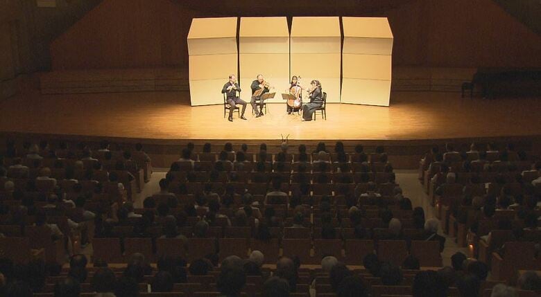 小澤征爾さんの誕生日を記念した特別コンサート　抽選で選ばれた600人余りが耳を傾ける　セイジ・オザワ・松本フェスティバルは9月2日閉幕｜FNNプライムオンライン