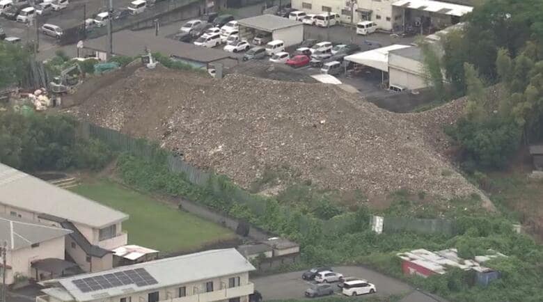 【速報】京都・伏見区　住宅街の“産廃の山”　「8月末までに法に適合する高さに」京都市が業者に措置命令　過去に「半年で撤去する」計画書提出も逆に“増加”｜FNNプライムオンライン
