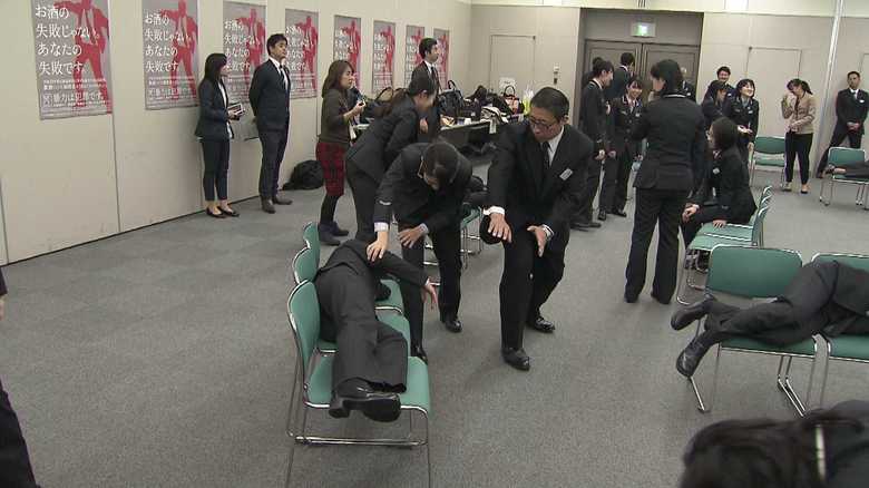酔客とのトラブルが増えるシーズンに警戒(12月6日)