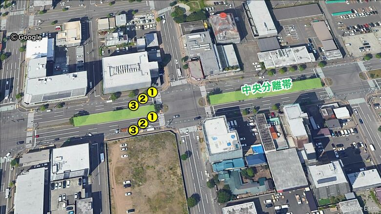 片側3車線で車通りも多い