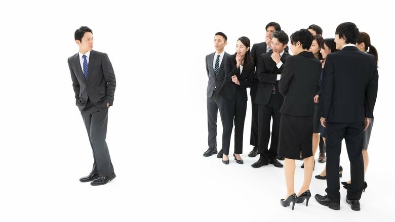 人間関係に悩むことも多い（画像はイメージ）