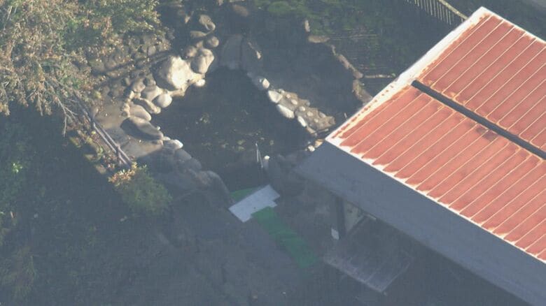 従業員の男性がクマに襲われた北上市の瀬美温泉露天風呂（上空から撮影）