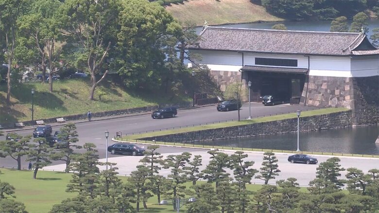 バイデン大統領らを乗せた車列は長く続いていた