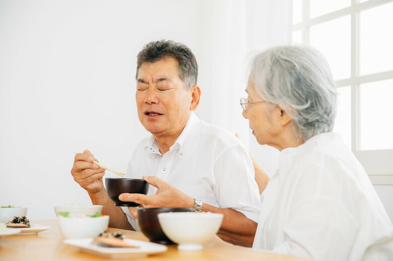 家族の助けにより命をとりとめるケースも（画像はイメージ）