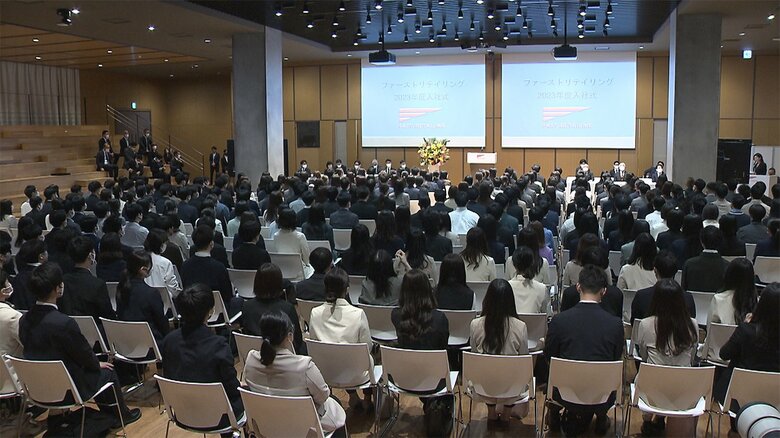 fファーストリテイリングの入社式