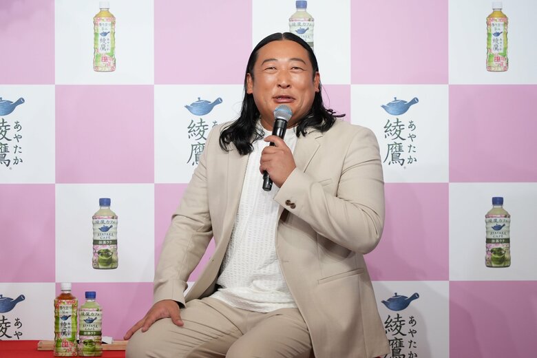 日本コカ・コーラ「綾鷹 桜デザインボトル」発売記念PRイベント