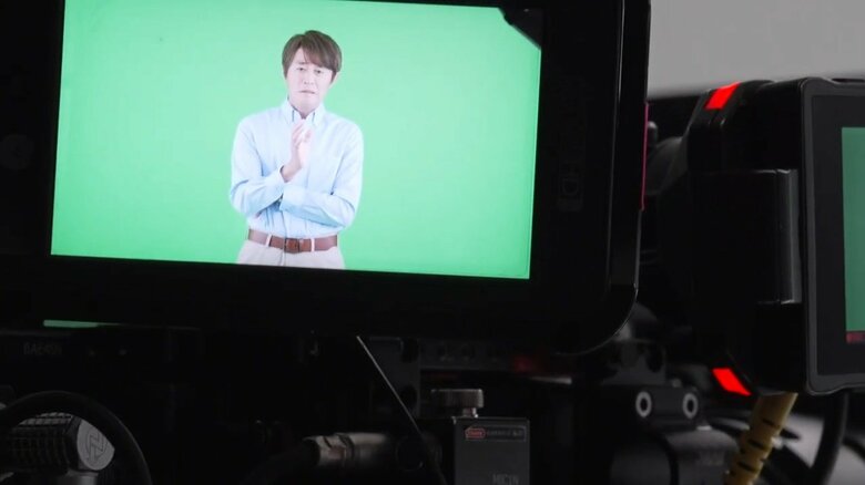 様々な表情を収録