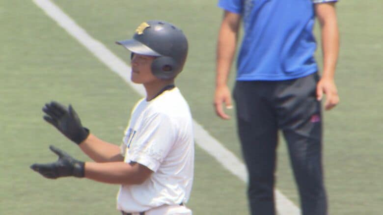 紅白戦で3安打2打点の成績を残した寺田選手（3年）