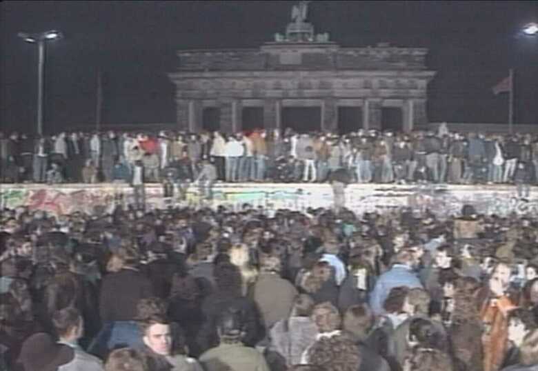 ベルリンの壁が崩壊した瞬間　1989年11月