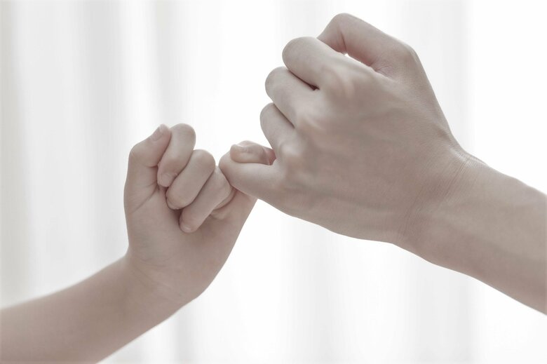 加害者は信頼関係を築いて性加害に及ぶ（画像：イメージ）