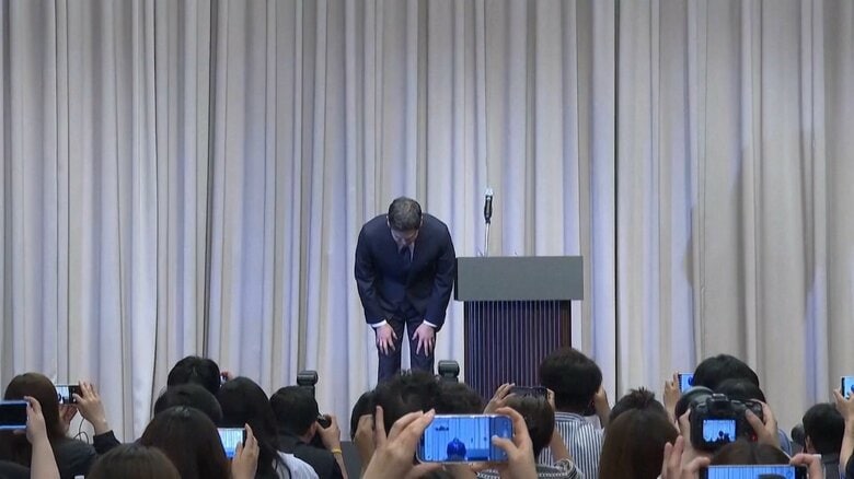 記者会見で謝罪した鄭会長（2026年5月26日）