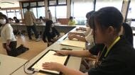 小学生がアニメ制作に挑戦　南砺市のアニメ制作会社が夏休みの教室を開催　作画を動画に仕上げる