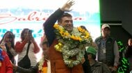 ボリビア大統領選　決選投票で中道のロドリゴ・パス氏が勝利　約20年続いた左派政権に終止符