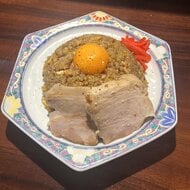 透き通る中華そばに話題の“町中華オムライス”も…祖父母の記憶を受け継ぐ味と進化系メニューが人気