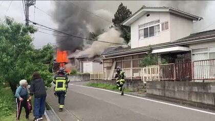 福島市在庭坂の住宅火災　焼け跡から1人の女性遺体　住宅1棟が全焼する火事