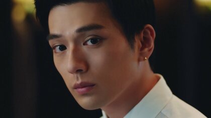 新田真剣佑　約9カ月ぶり帰国で“初撮影”　大人の色気たっぷり、圧倒的な存在感