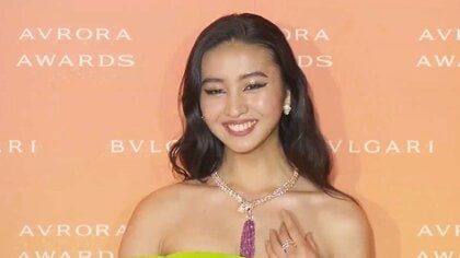 Kōki，大胆なデコルテ見せドレスで魅了！和田アキ子は輝く金色ドレス「ブルガリ」輝く女性が豪華競演