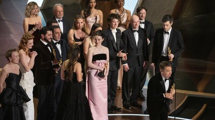 第97回アカデミー賞で「Anora　アノーラ」が作品賞など5部門受賞　ロシア系アメリカ人のストリップダンサーと御曹司との恋描く