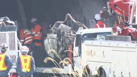 新明神の玉突き事故　渋滞最後尾の車に大型トラック突っ込み連鎖起きたか　運転手立ち会いの検証行う　三重