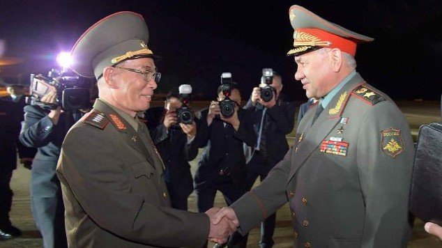ロシア・ショイグ国防相らが北朝鮮に到着