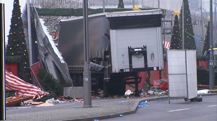 クリスマス市場にトラックが突っ込むテロ(ドイツ・ベルリン 2016年12月)