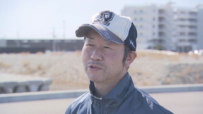 キッチンカーで地域を回り「閖上たこやき」を販売している佐々木裕也さん
