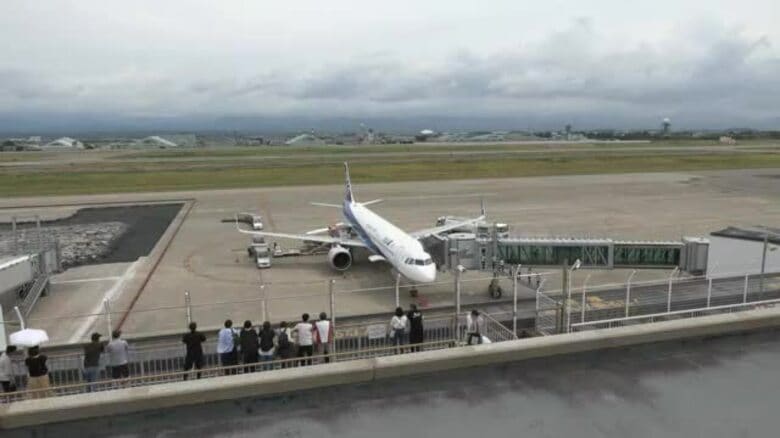 台風13号で乗務員手配できず 日本航空が9日の小松羽田便1往復が欠航に｜FNNプライムオンライン