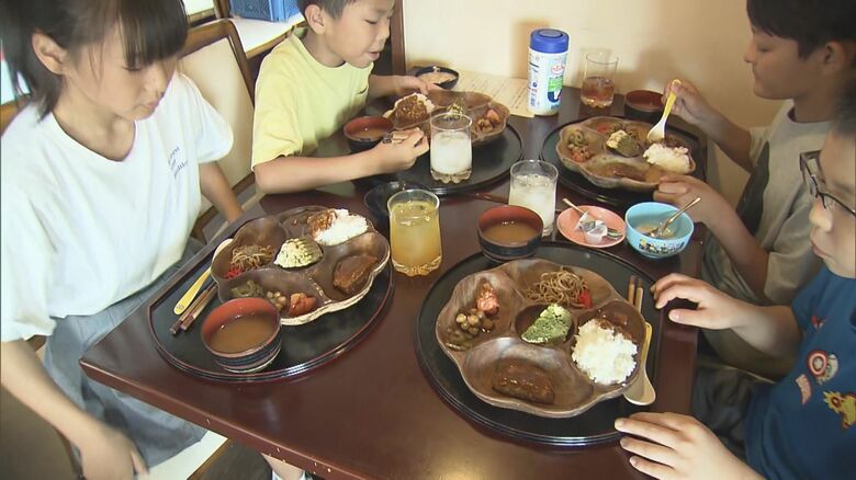 夏休み廃止等求める生活困窮世帯も…給食なく親を悩ませる『子どもの昼ご飯』勉強もみる子ども食堂が味方に｜FNNプライムオンライン