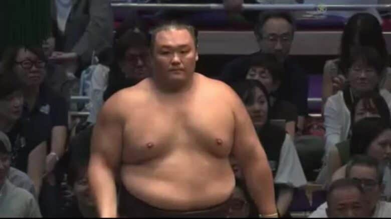 朝乃山が4連勝、御嶽海との元大関対決を制す【大相撲名古屋場所 7日目結果】｜FNNプライムオンライン
