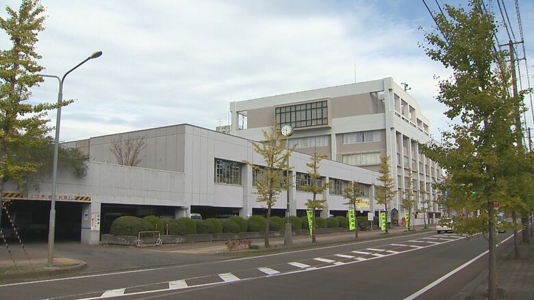 誰が何の目的で…警報装置が作動 校舎内には人が歩いた形跡　小中一貫校に不法侵入 器物損壊や盗難の被害はなし 新潟県三条市｜FNNプライムオンライン