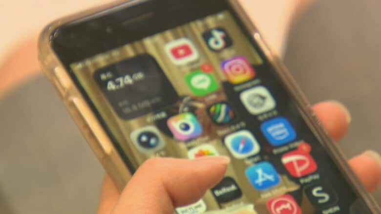 富山県「SNSが生きがい」全国1位の衝撃　困惑の反応の一方で「1日10時間」「ないと生きていけない」使用の深刻実態｜FNNプライムオンライン