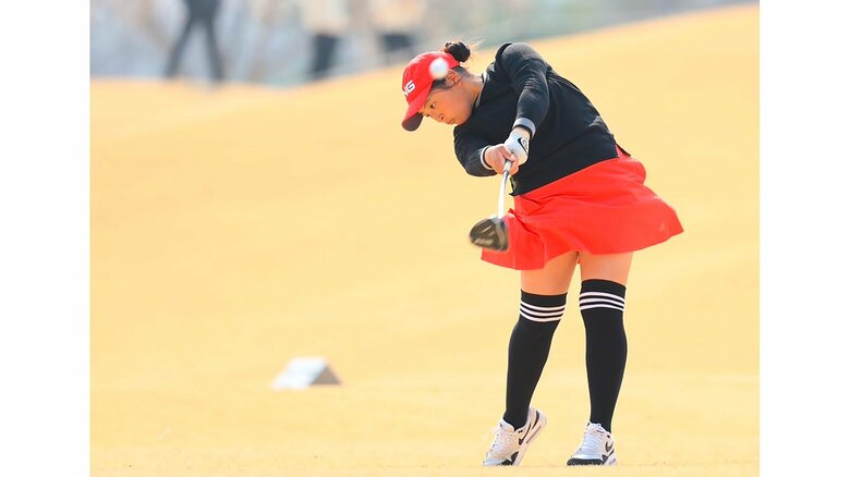 父娘の手に包まれた白いボール“40mmの夢”　世界目指す12歳ゴルファー・斎藤美雅選手｜FNNプライムオンライン