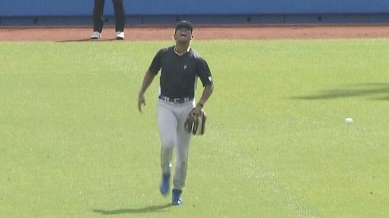 天を仰ぐ水谷瞬選手