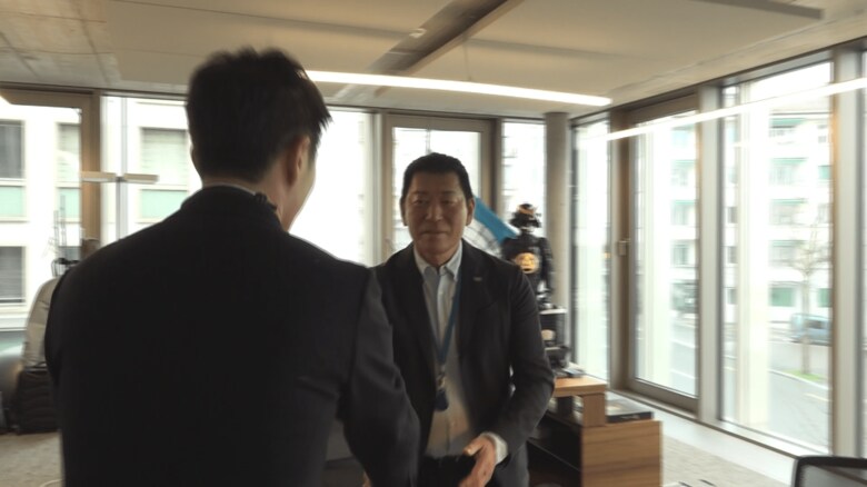 スイス・ローザンヌのFIG本部で取材に応じる渡辺氏