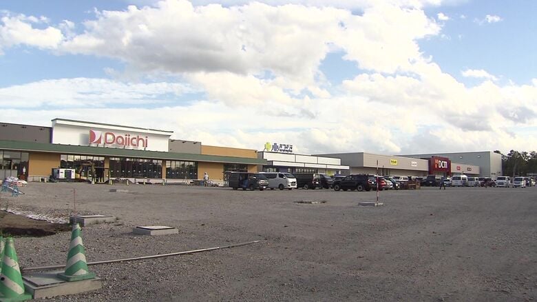 ショッピングモールも建設中