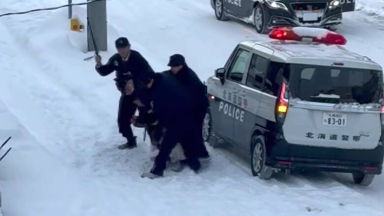 2024年2月、宮西被告は3人を刃物で襲った