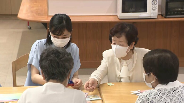 原爆養護ホームで被爆者と交流された　8月11日