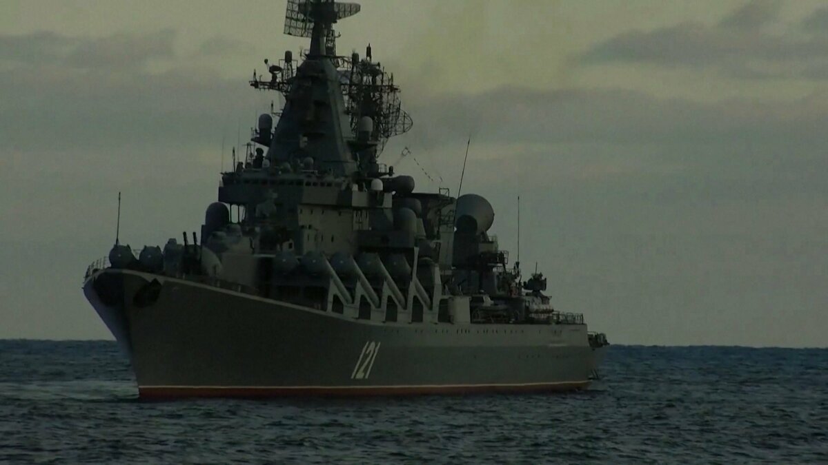 ロシア黒海艦隊の旗艦「モスクワ」が沈没 ウクライナの国産ミサイルR