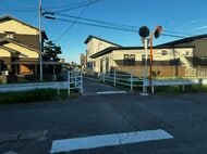 「中学生くらい」との情報も　自転車と軽自動車が交差点で衝突　自転車の女性が意識不明で搬送　福岡・糸島市