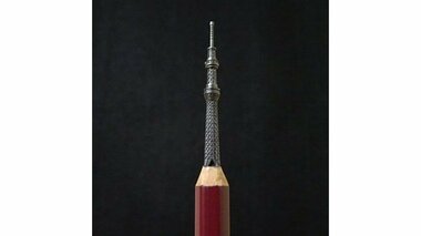 鉛筆の芯で作った“東京スカイツリー”が繊細すぎる…27時間かけた彫刻のコツを聞いた