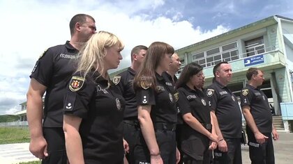 ウクライナ　ウクライナ警察　制服　民警　警察 ウクライナ警察、警視庁で指紋採取体験 犠牲者の身元確認に