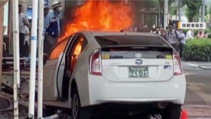 タクシーが歩道に突っ込み炎上　9歳の女の子が意識不明の重体・父親も重体　タクシー運転手は死亡