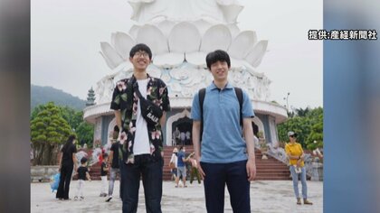 藤井七冠と佐々木七段　一夜明け仲良く記念撮影　棋聖戦第1局で訪問中のベトナムを観光…寺院でお祈りも