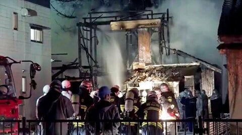 【続報】富山市西長江の火災は約3時間50分後に鎮火　住民が軽い火傷か　少なくとも2棟が焼ける