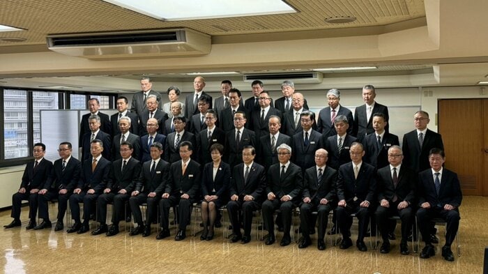 退職する警察職員の辞令交付式