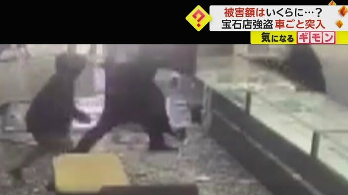 強盗の男たちに抵抗する店員（La Verne Police Department）